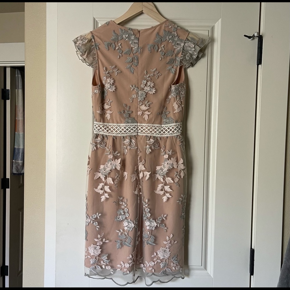 WAYF Oakfield Embroidered Dress - Picture 7 of 7